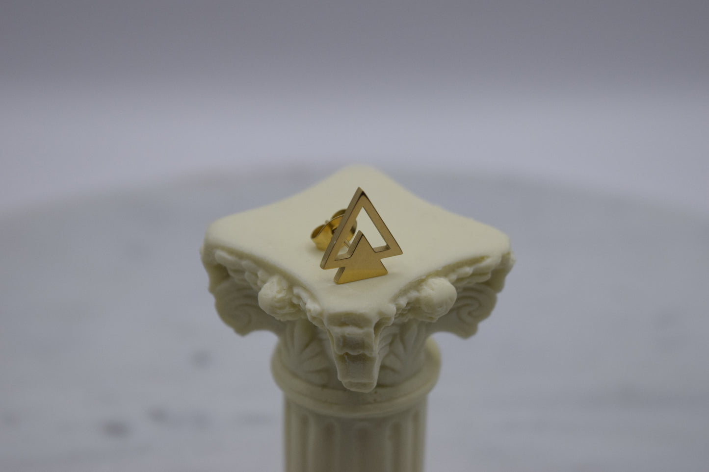 Double Triangle Gold