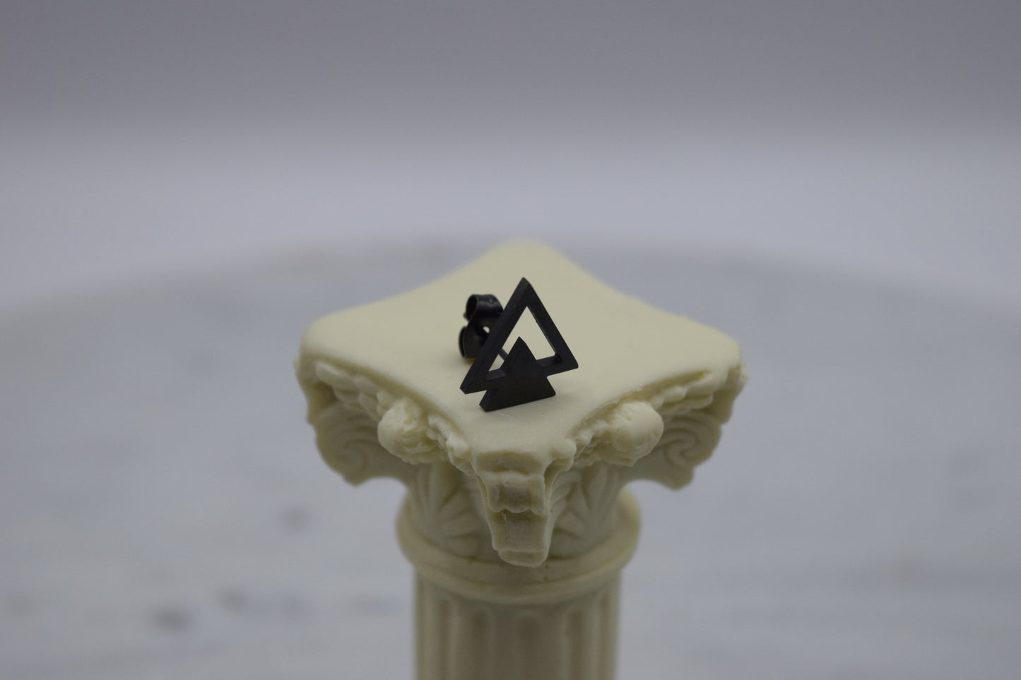 Double Triangle Black