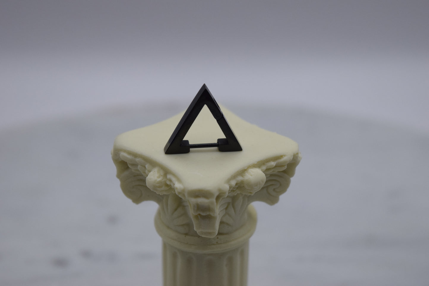 Triangle Black